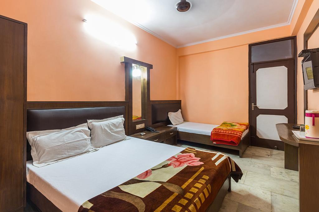 Hotel Sahara International Deluxe Nueva Delhi Exterior foto